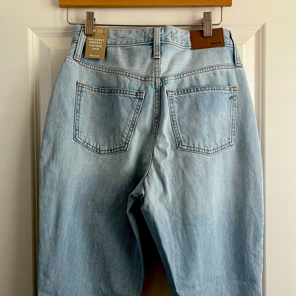Brand New with Tags: The Curvy Perfect Jean by Madewell Size 25